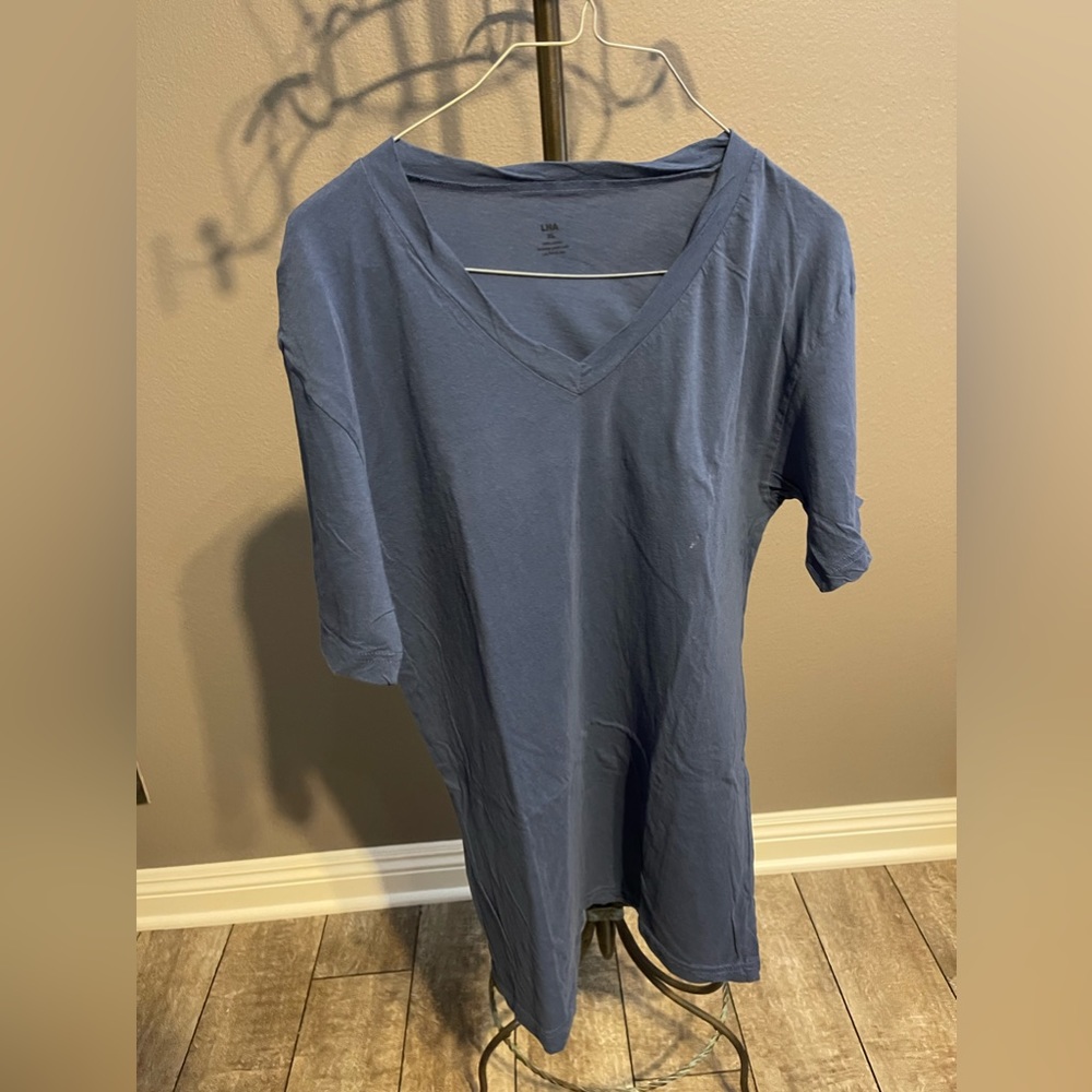 LNA Men’s Short Sleeve V Neck